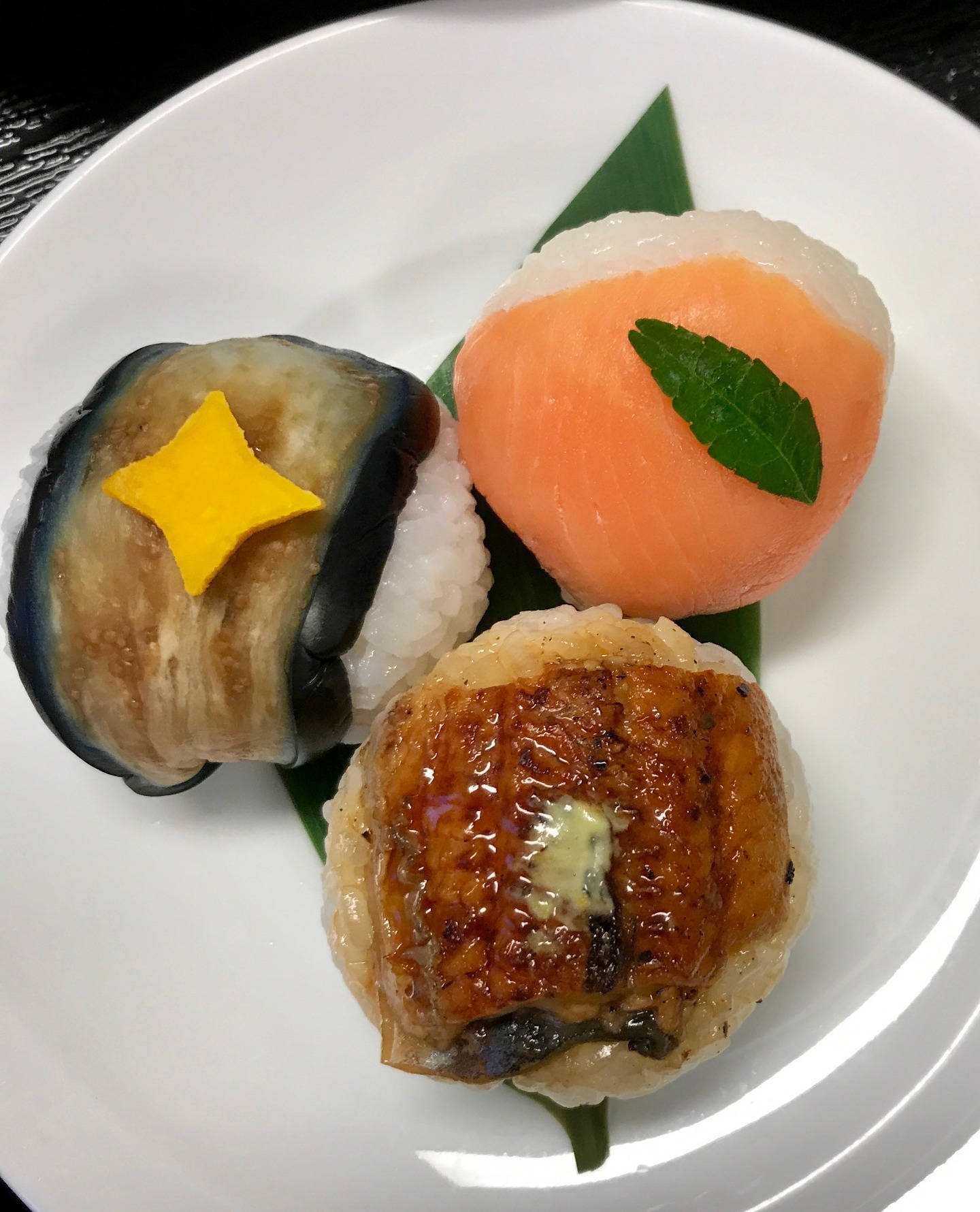 料理を楽しんで自由に